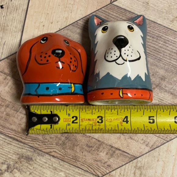 Adorable Doggies Salt & Pepper Shakers - Picture 6 of 6